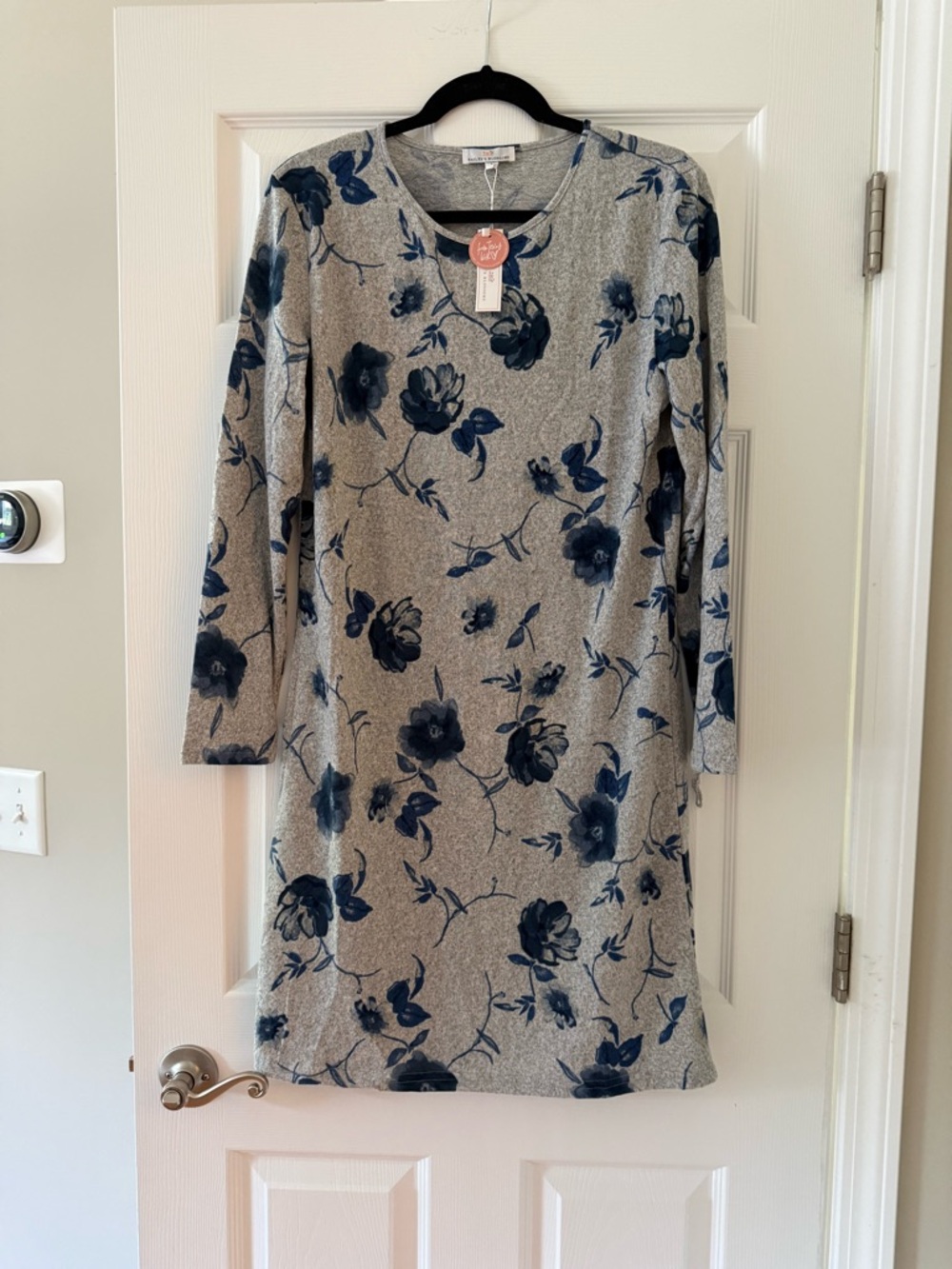 Long Sleeve Dress ** Bundle 5+ items and name your offer!!! 💖💞